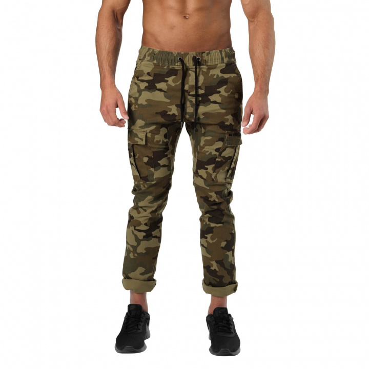 Tjek Harlem Cargo Pants, militær camo, Better Bodies på SportGymButikken.dk